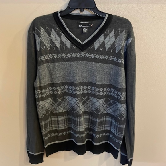 INC men’s V neck MERINO WOOL blend grey multi plaid pattern sweater size Med - Picture 1 of 9